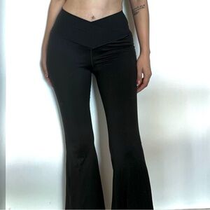 Aerie offline real me super flare medium SHORT Black High-Waisted Leggings